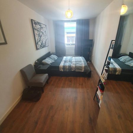 Double Room With Shared Bathroom Londra Dış mekan fotoğraf
