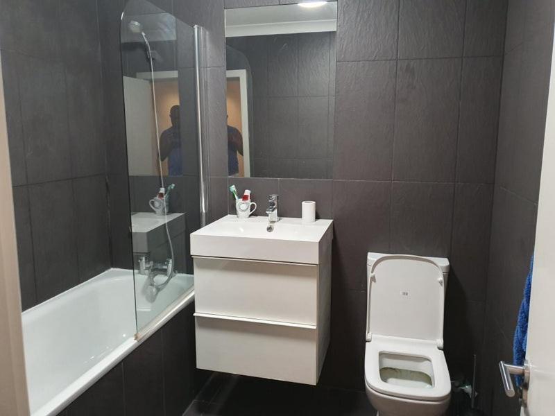 Double Room With Shared Bathroom Londra Dış mekan fotoğraf