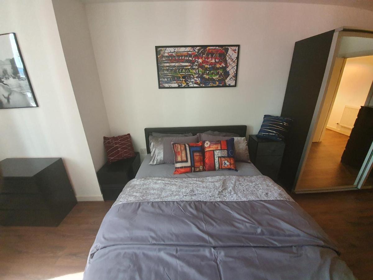 Double Room With Shared Bathroom Londra Dış mekan fotoğraf